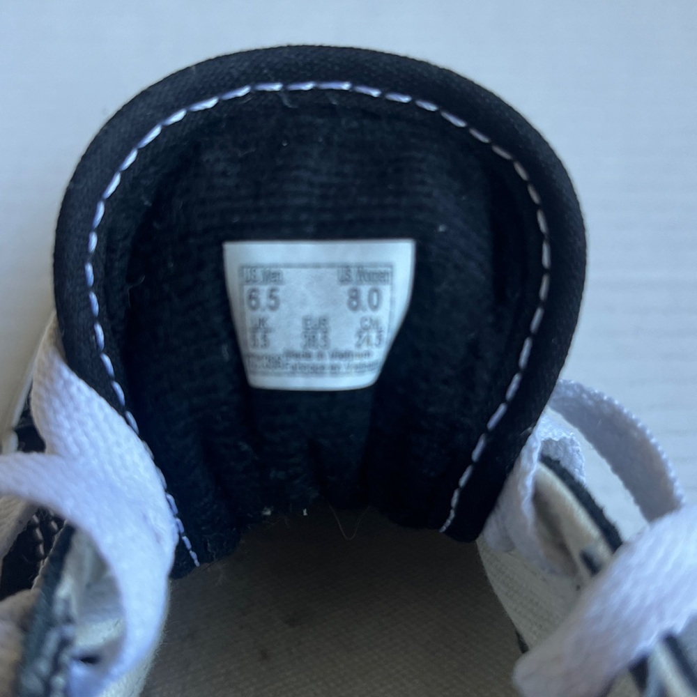 Vans Old Skool Black And White Shoes 721356 - Picture 8 of 9